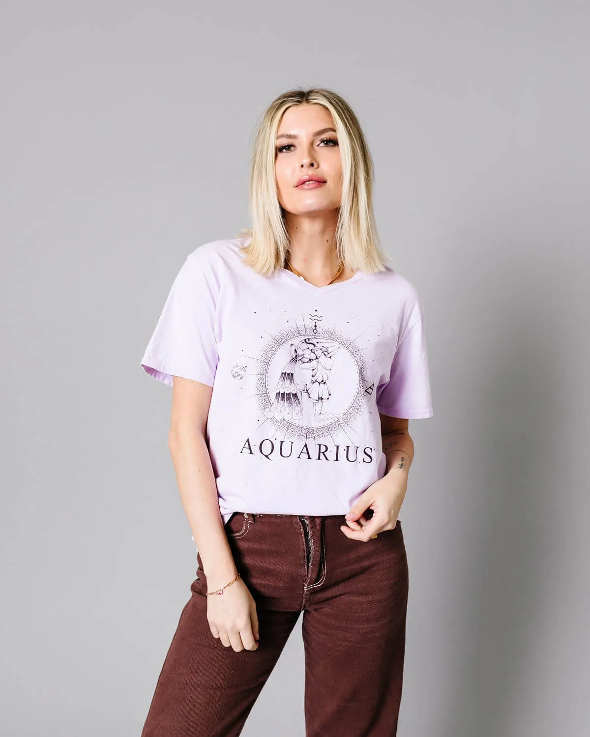 Aquarius Zodiac Graphic V-Neck T-Shirt | XS-2XL