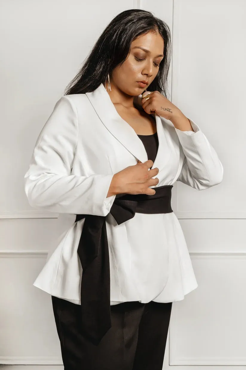 Classic Single breasted white blazer With Tie Knot belt