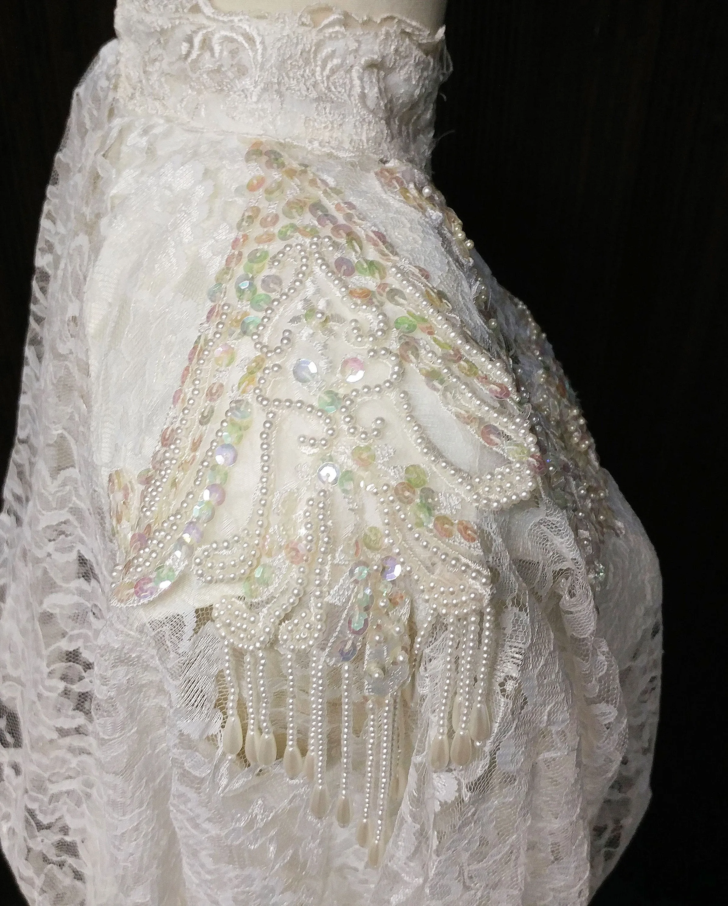 *GLAMOROUS VINTAGE '70s / '80s ALFRED ANGELO LACE SEQUINS, PEARLS & APPLIQUES WEDDING GOWN