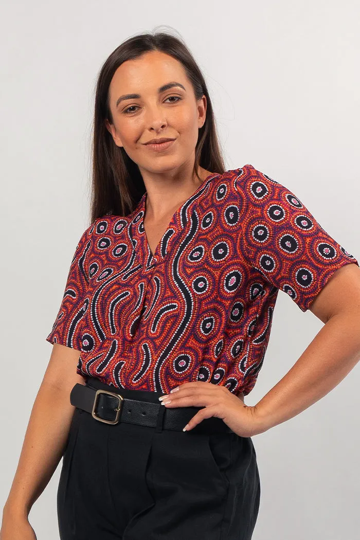 Lappi Lappi Jukurrpa V Neck Short Sleeve Women's Blouse