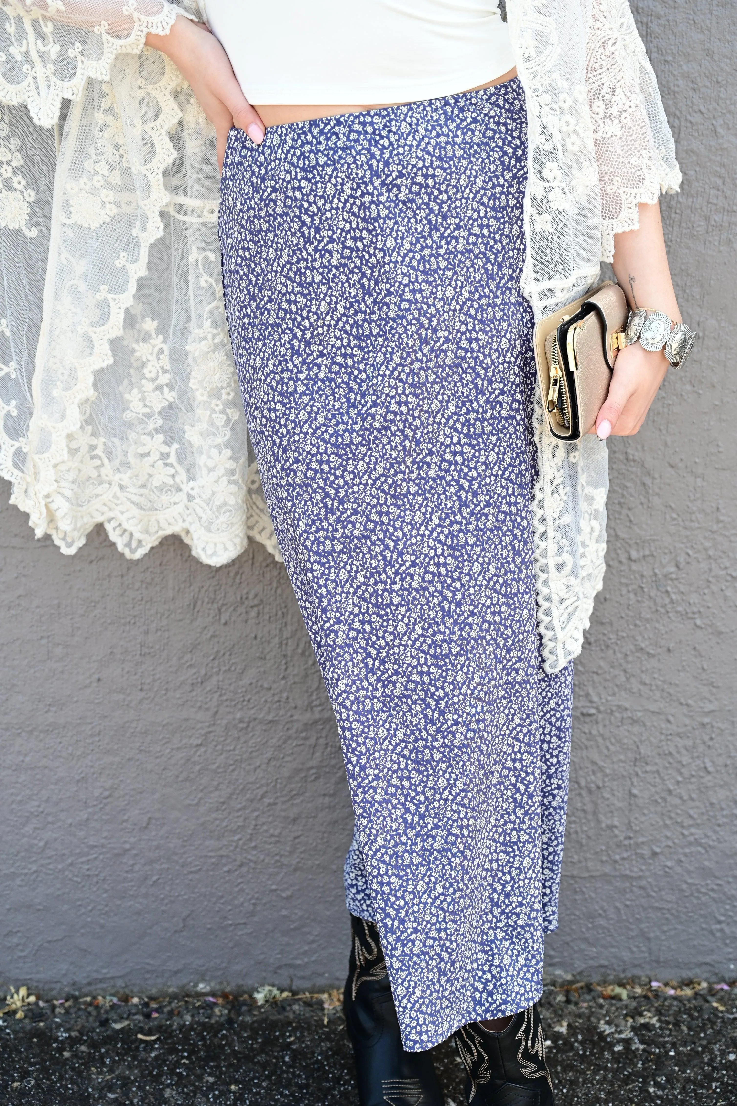 VIOLET FLORAL PRINT MIDI SKIRT WITH ELASTIC WAISTBAND