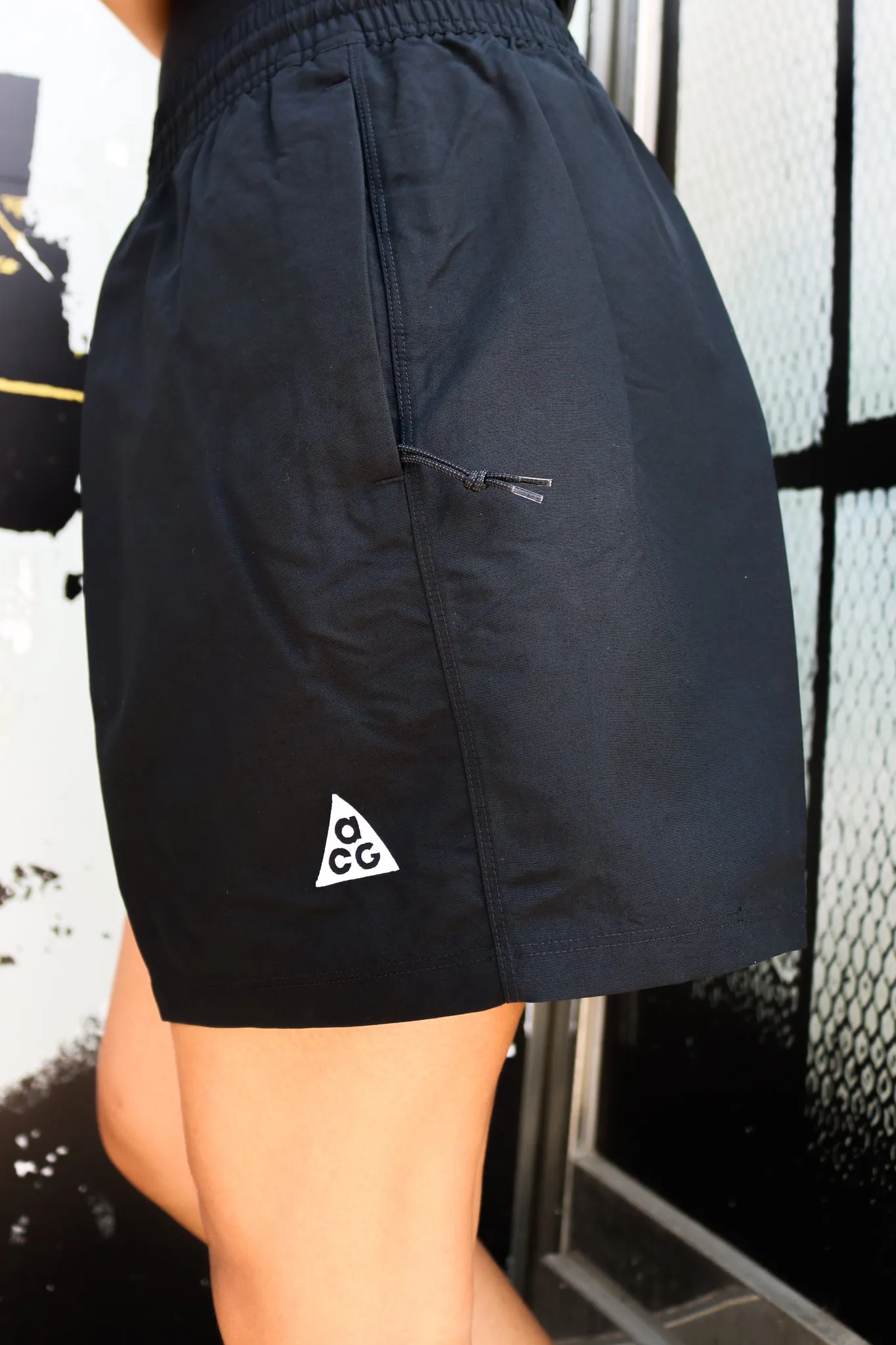 W NIKE ACG OVERSIZE SHORTS "BLK"